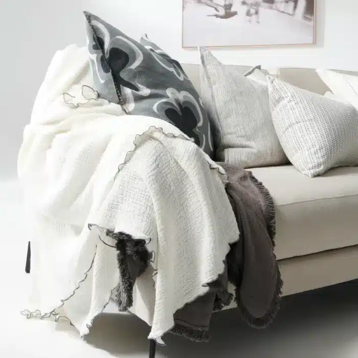 Onda Throw White