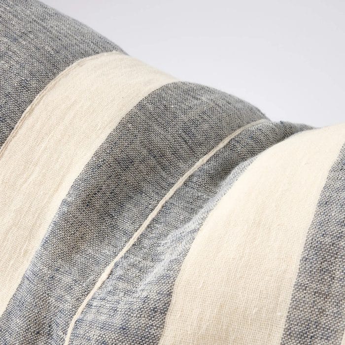 Lido Cushion - Off White/ Navy - Image 3