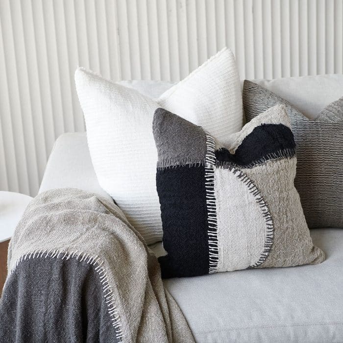 Perfecto Handwoven Linen Cushion - Image 4