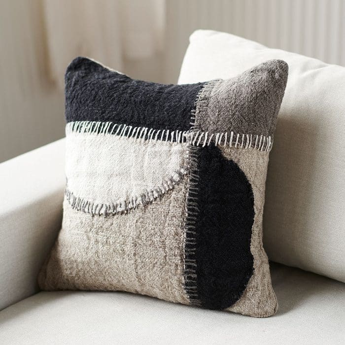 Perfecto Handwoven Linen Cushion - Image 3