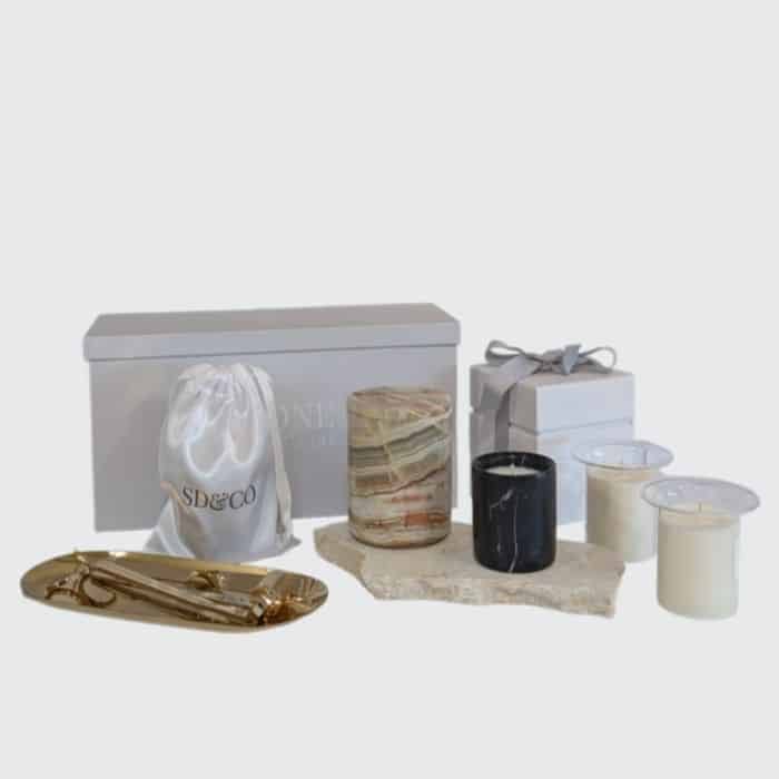 SD&CO Multicolour Onyx Christmas candle gift set with amber-banded onyx vessel, glass refills and care kit