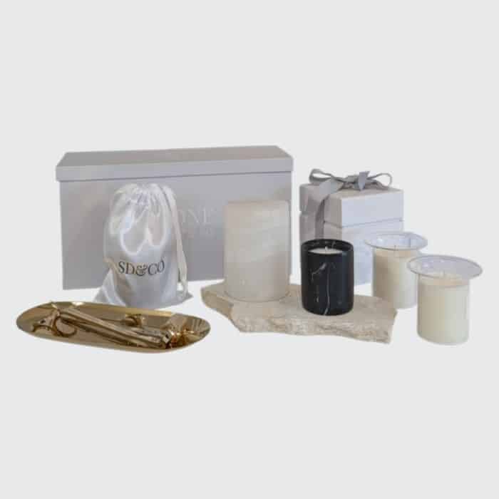 SD&CO White Onyx Christmas candle gift set with cream translucent onyx vessel, glass refills and care kit